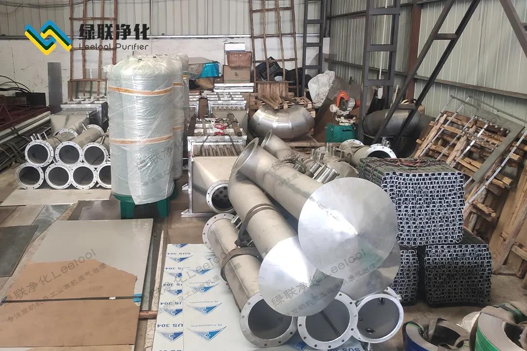 脫硝設備準備發(fā)貨 脫硝設備準備發(fā)貨